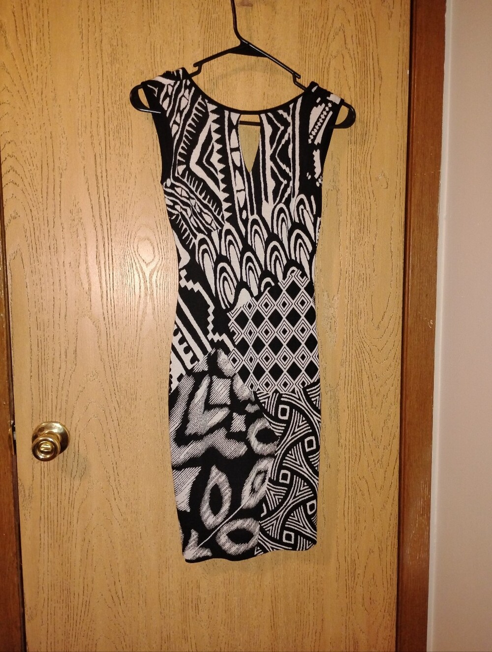 CACHÉ Black & White Geometric Print Keyhole Bodycon Knit Mini Dress (Size XS)